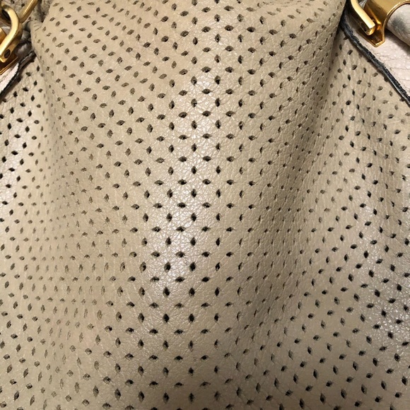 ✨CHLOE PARATAY PERFORATED CREAM LARGE BAG PRE 💓 CONDITION ✨ LOTS OF LIFE LEFT ✨ - Picture 3 of 13